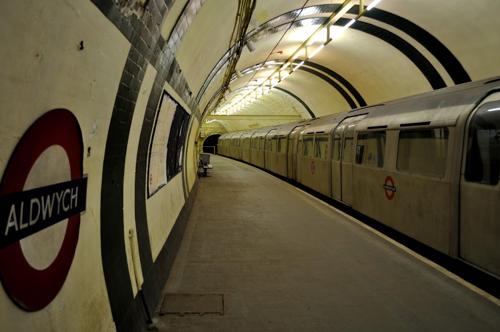 Gideon's Day : Underground station where "The Duke" pays off Birdie - closed 1994