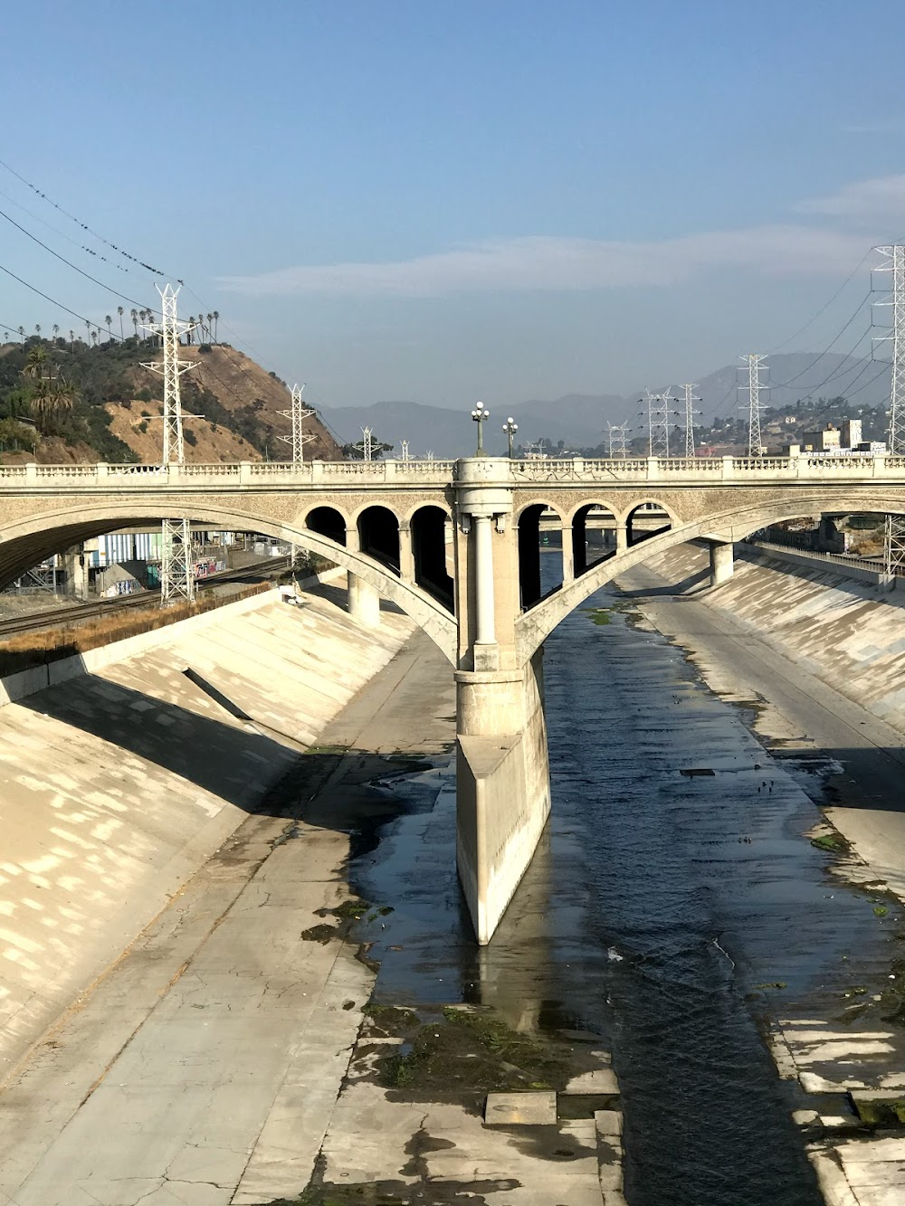 Roadblock : finale under this bridge looking north