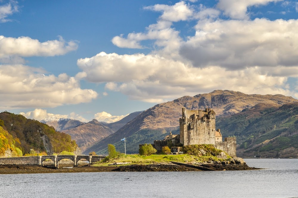 Robert the Bruce : Located at the confluence of Loch Duich, Loch Long and Loch Alsh