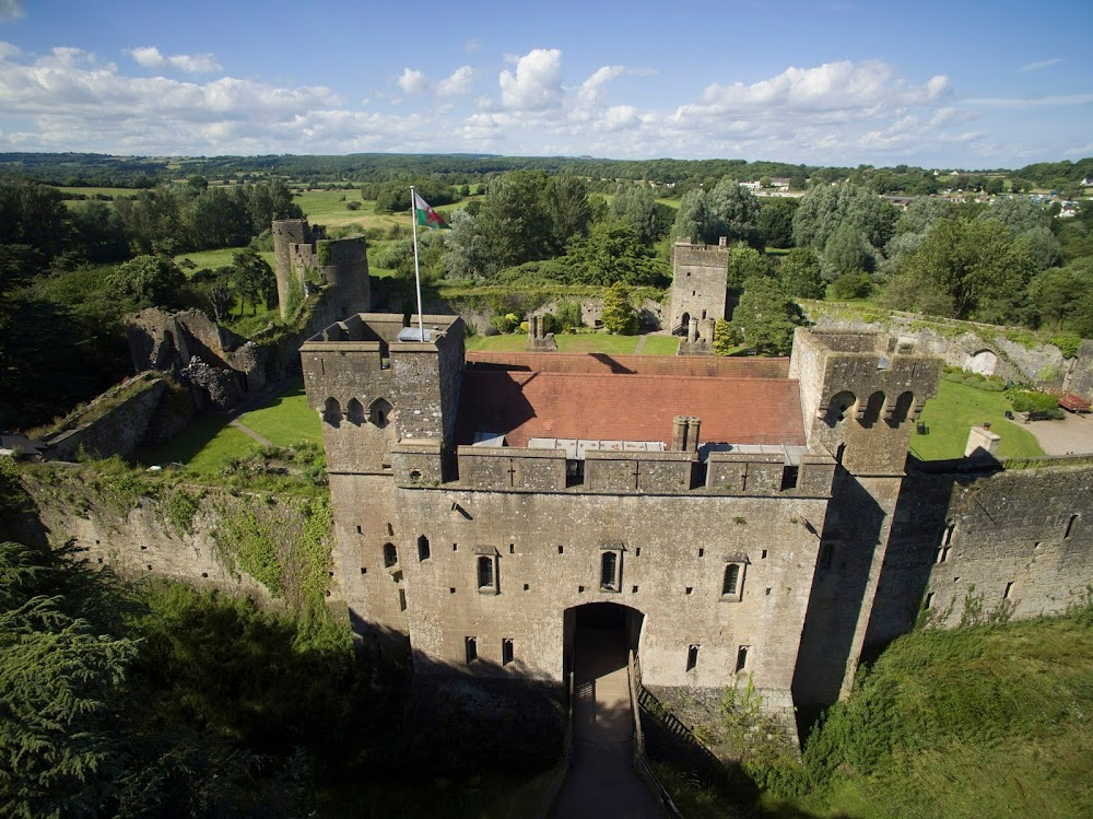 Robin of Sherwood : Gwydeon Castle exterior, Caerleon Castle exterior, Grimstone Abbey