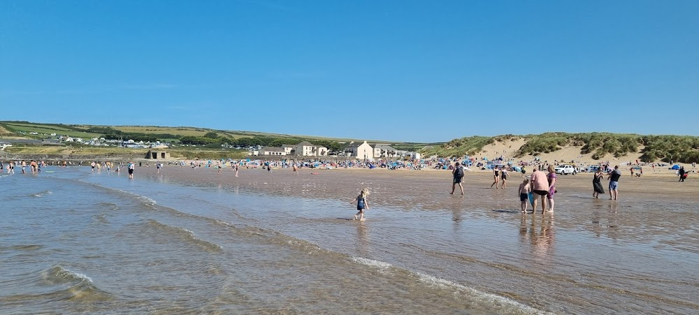 Rockets in the Dunes : the beach where the children ride their sand yachts; the disused railway carriage where Vanda lives