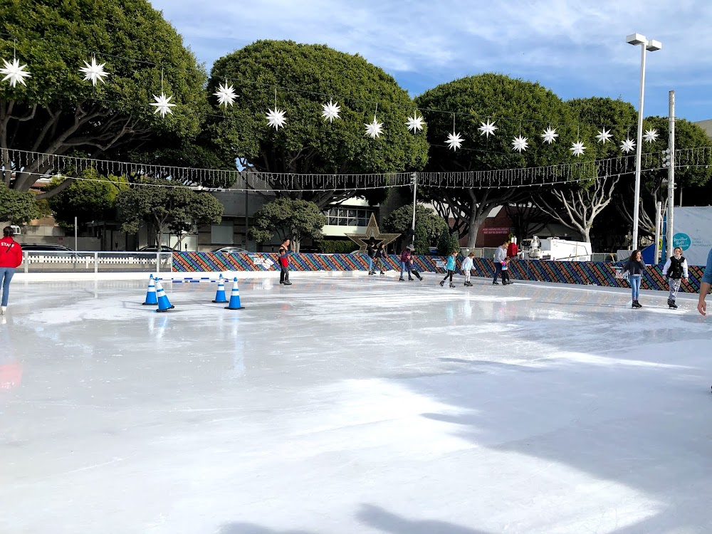 Rocky : ice skating rink, closed