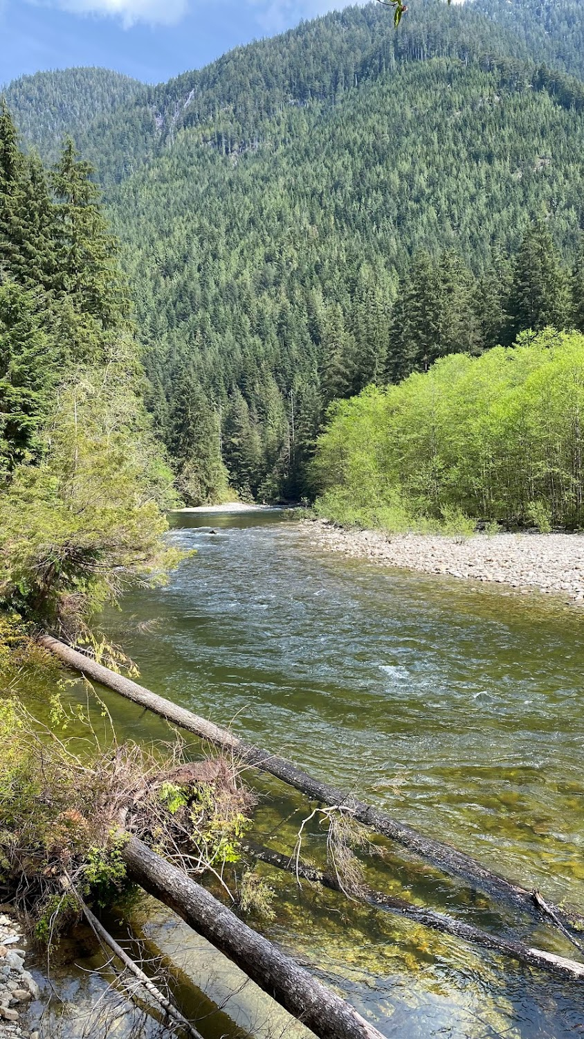 Rose-Marie : river where Mounties ride in river.