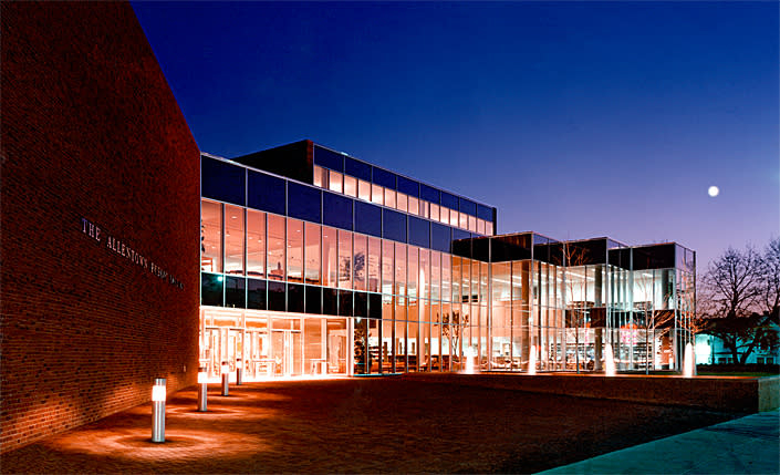 Rounding First : Public Library Scene