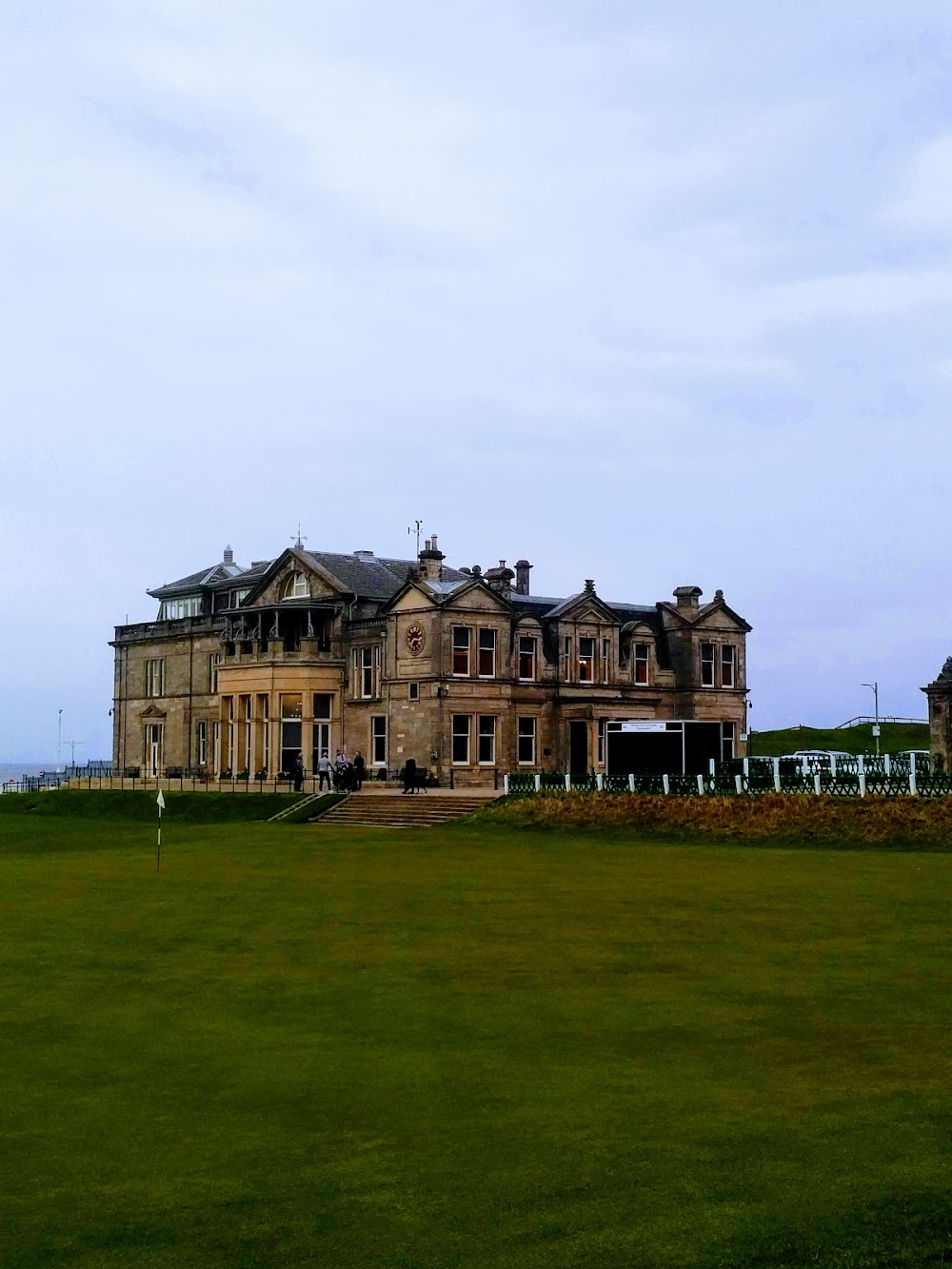 Royal Scotland : Golfing, Scotland's gift to the world.