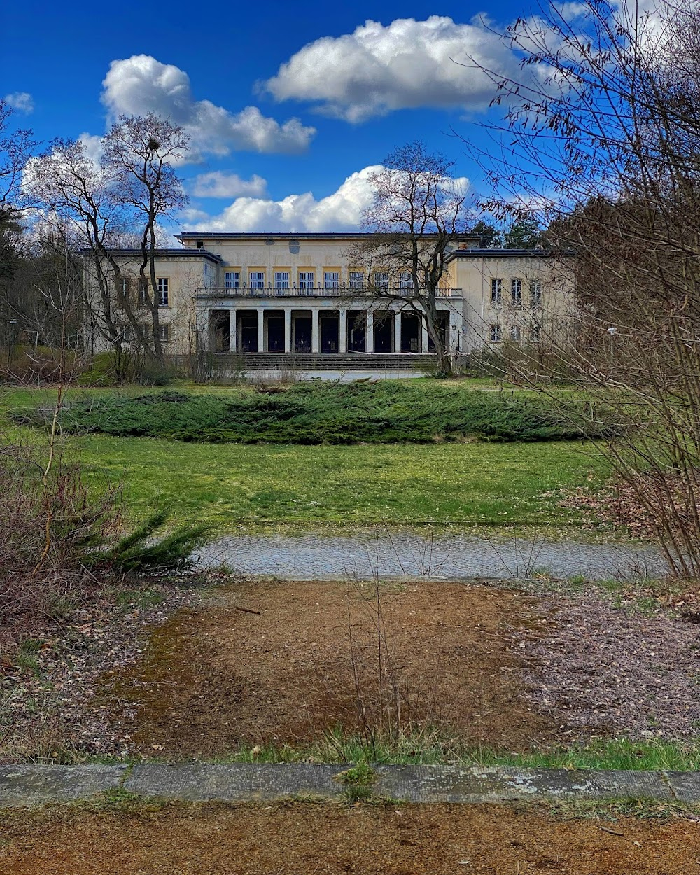 Comrade, Where Are You Today? : former Jugendhochschule "Wilhelm Pieck"