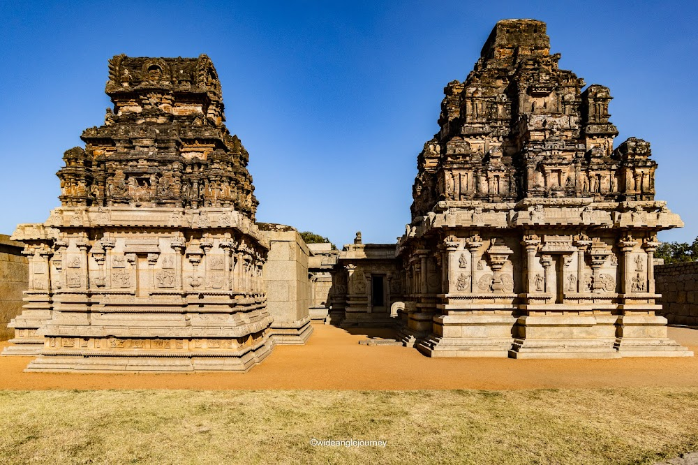 Maya : temple visited by Gabriel and Maya