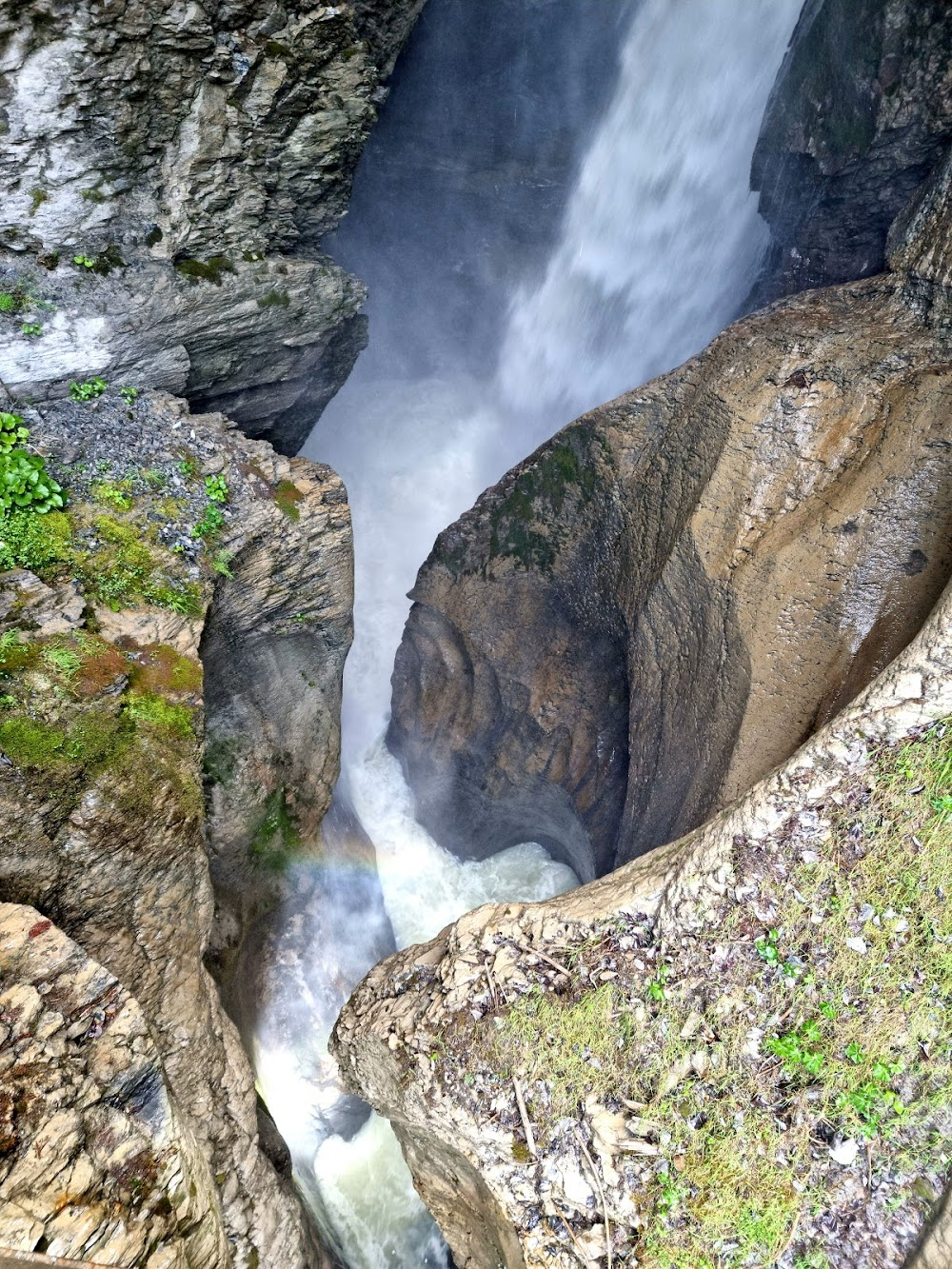 Sangam : waterfalls where the three actors meet