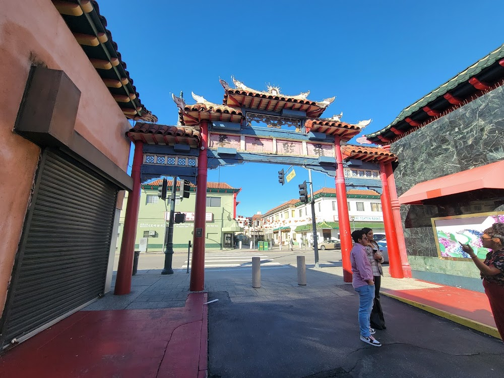 Save the Tiger : Harry and Phil enter Chinatown