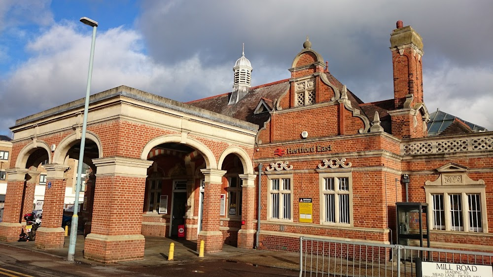 School for Scoundrels : Yeovil station