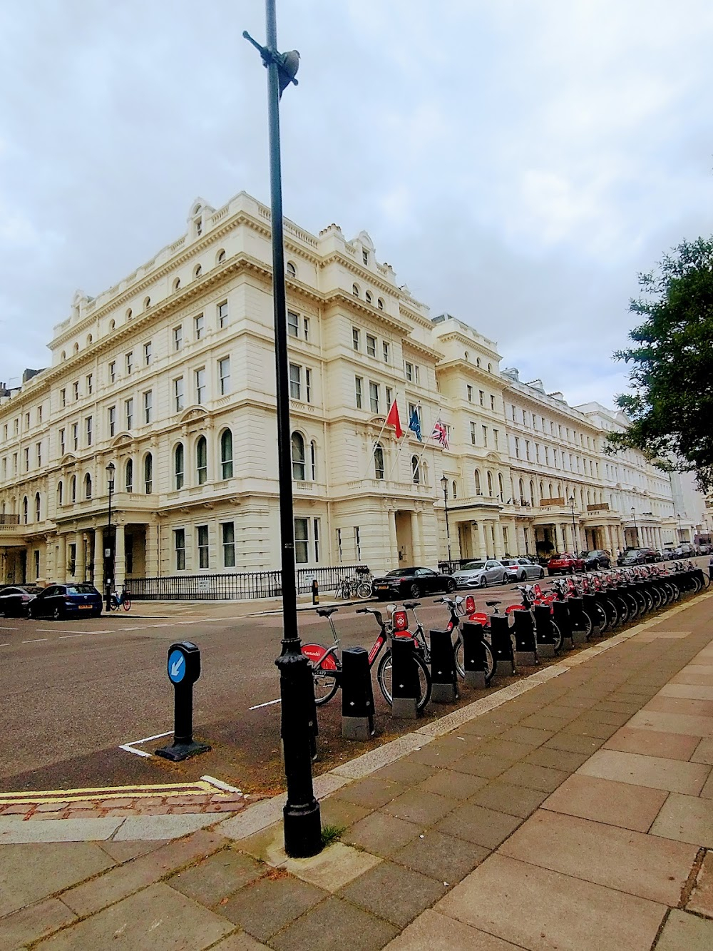 Mrs Palfrey at the Claremont : on location