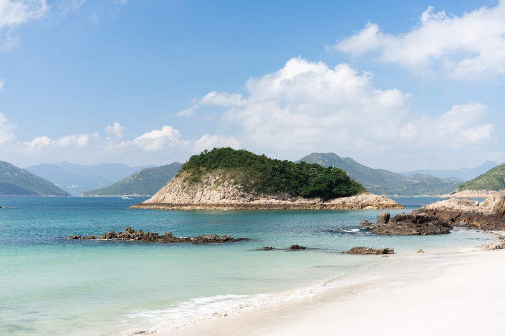 Se, jie : 22°20'31"N, 114°21'15"E: shooting practice on the beach