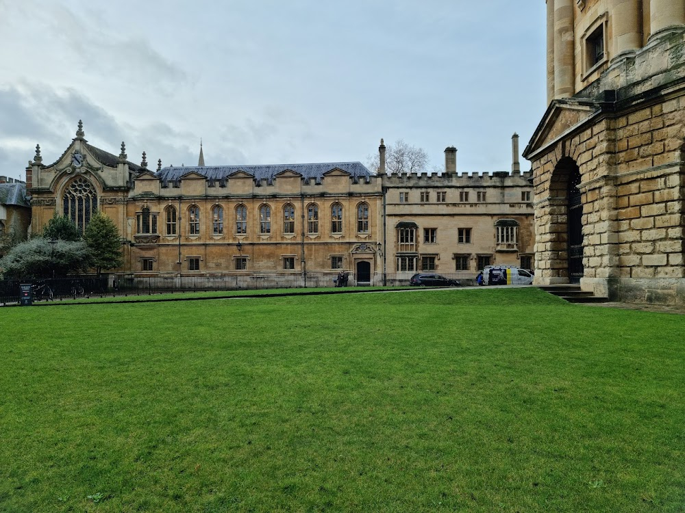 Sebastian : outside the Sheldonian Theatre