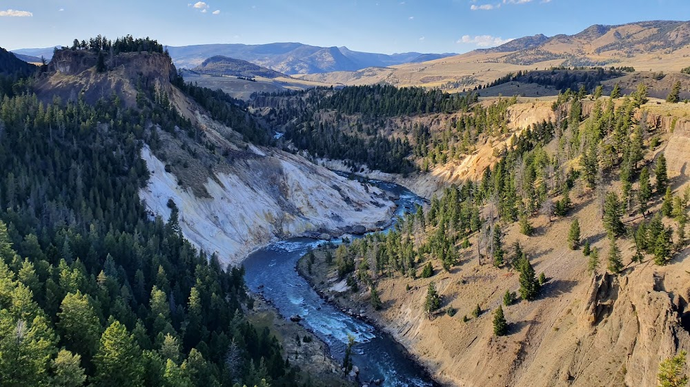 Secret Yellowstone : Yellowstone attractions