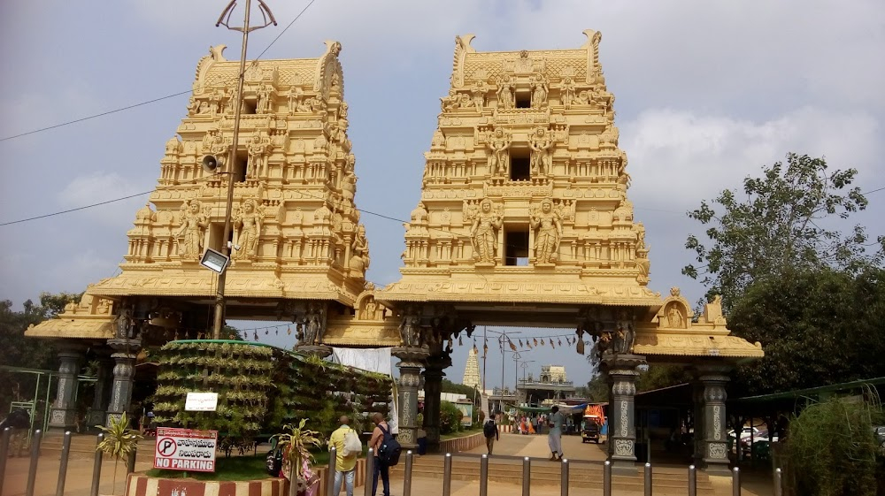 Seethamma Vaakitlo Sirimalle Chettu : Temple