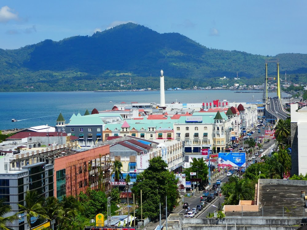 Senjakala di Manado : 