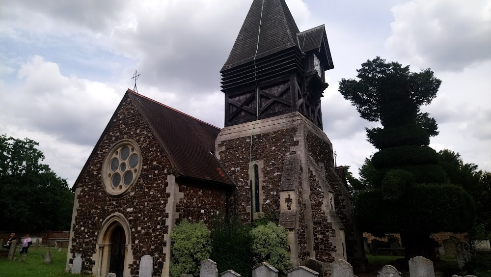 Serena : village church clock chimes as victim is shot