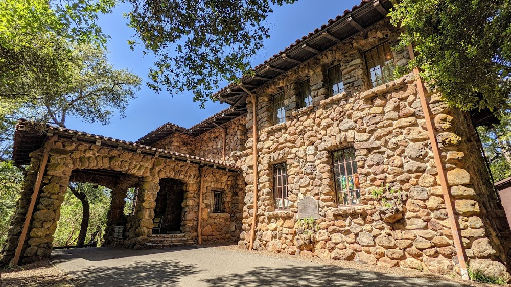 Shoot the Moon : at Jack London's Wolf House