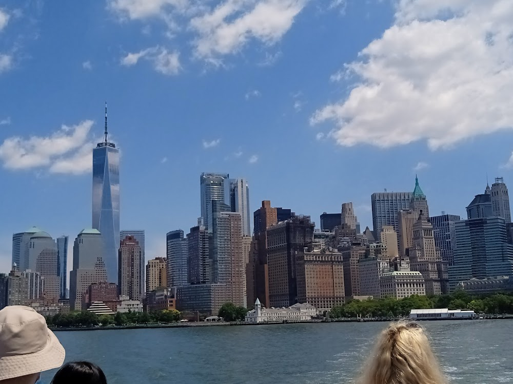 Fireboat 'New Yorker' in Action : 