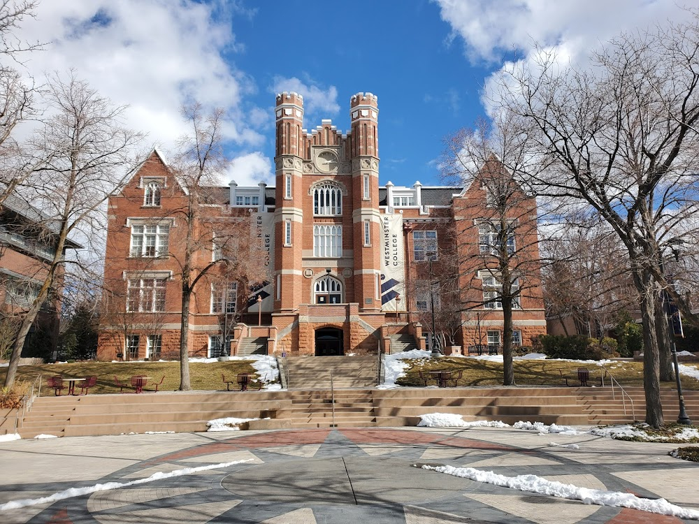 Halloween: The Curse of Michael Myers : Haddonfield Junior College