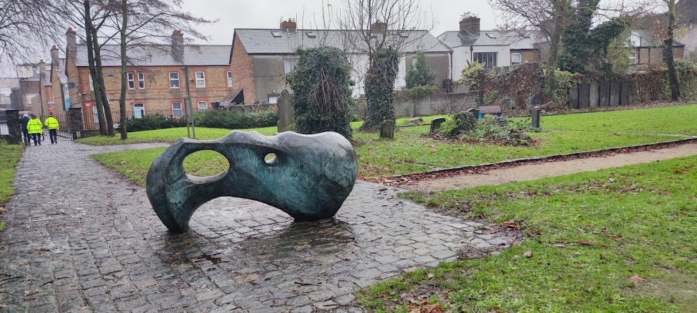 Sing Street : park exteriors