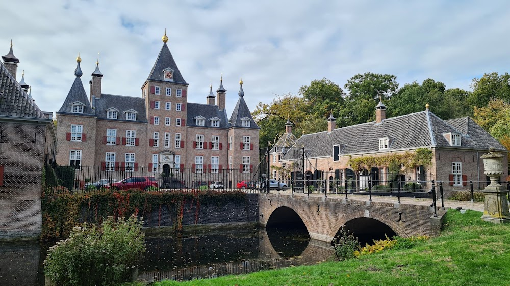 Sinterklaas en het gevaar in de vallei : 