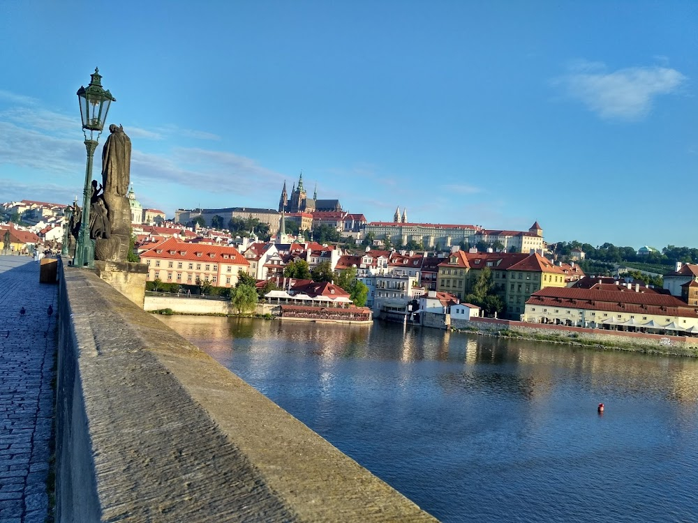 Once Upon a Prince : shot of the bridge in kindgdom