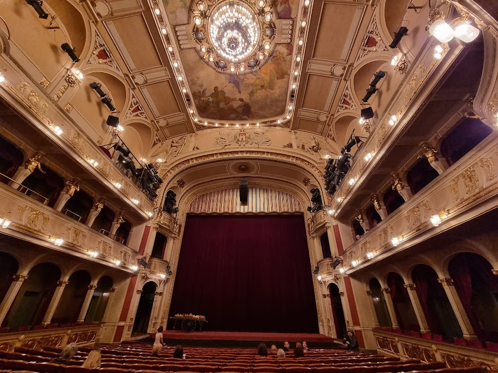 Edmond : theatre de la Porte Saint-Martin exteriors, where Cyrano is being created