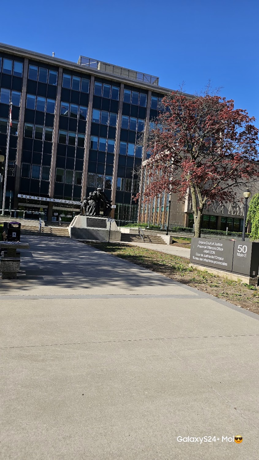 Spotlight : Rezendes and Garabedian meeting outside courthouse