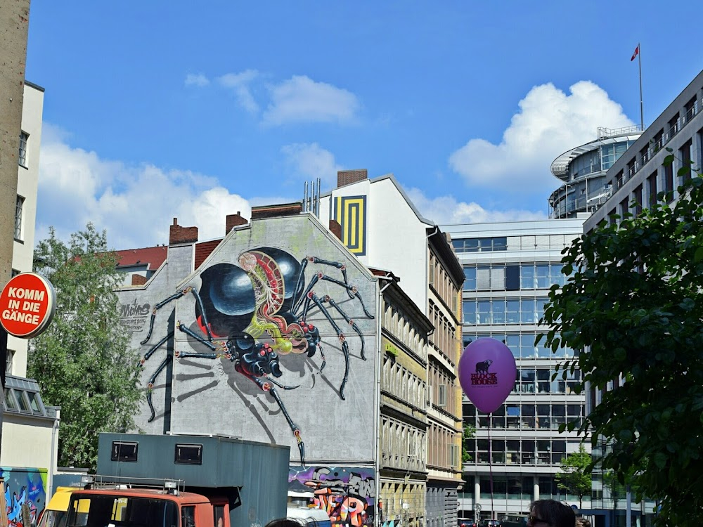 Sprit für den Kiez: Die Esso-Tanke an der Reeperbahn : location