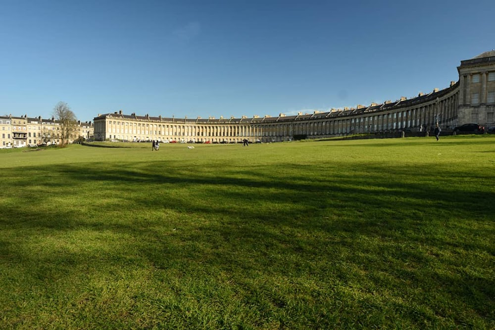 To the Coast of Devon : Tour of Bath.