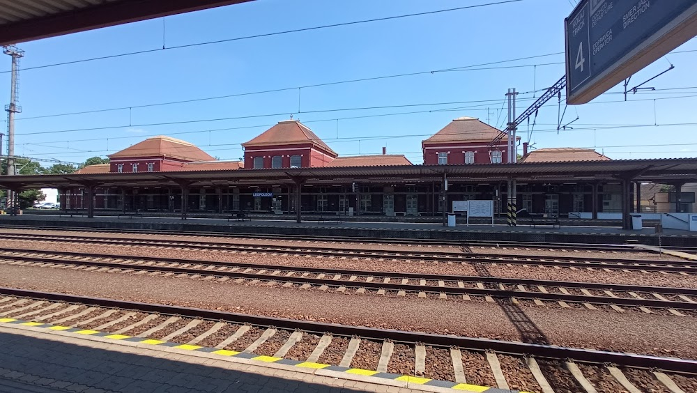 Súkromná vojna : Railway station