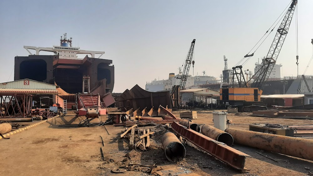 Shipbreakers : on location