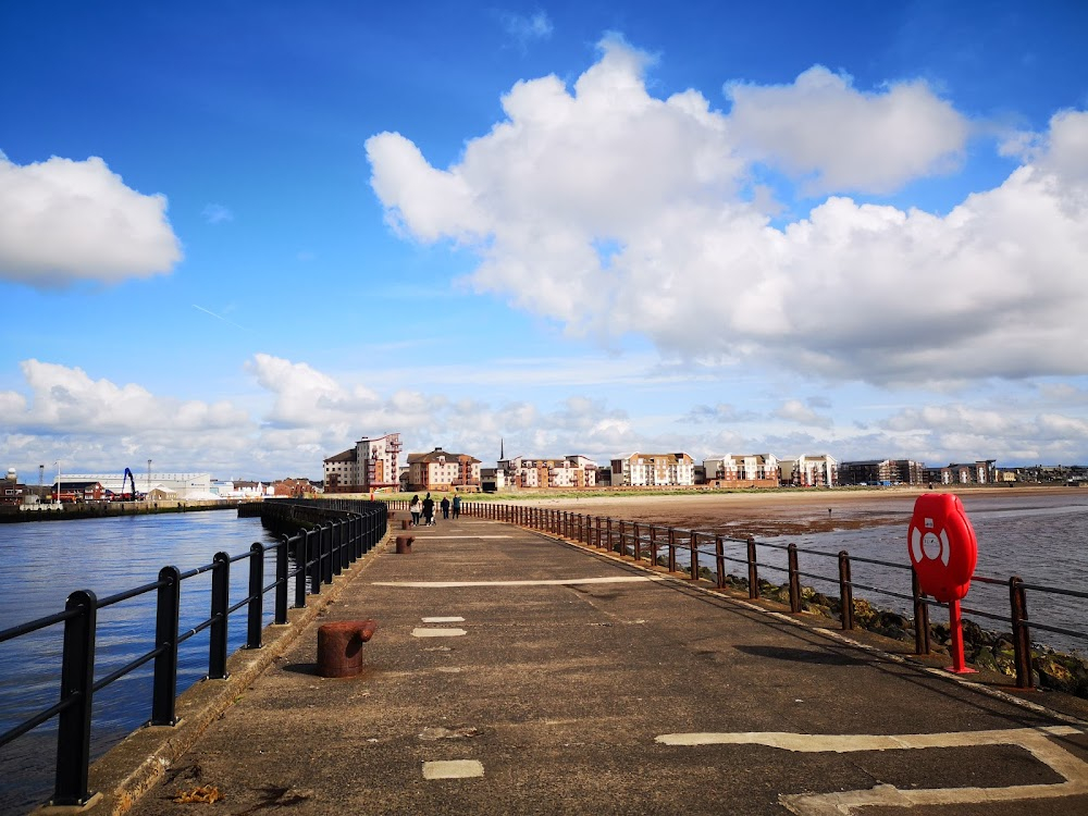 Tariq : harbour scenes