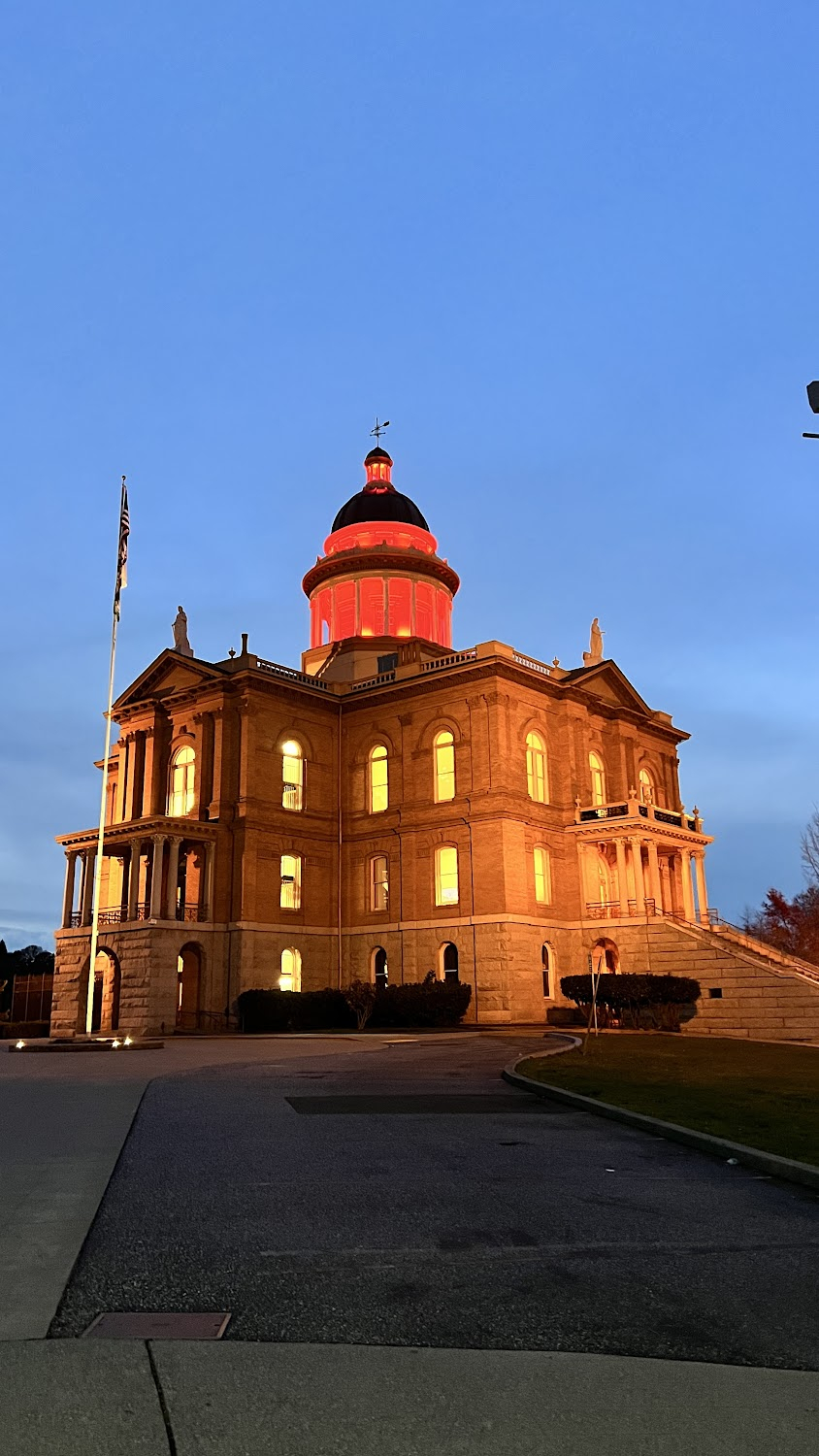 The Adventures of Rocky and Bullwinkle : Ohio courthouse