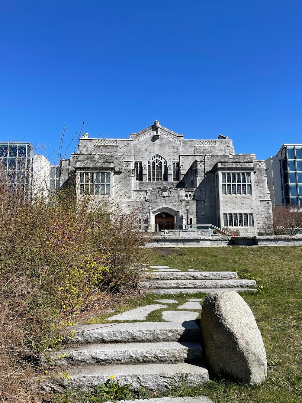 The Age of Adaline : School of Medicine facade