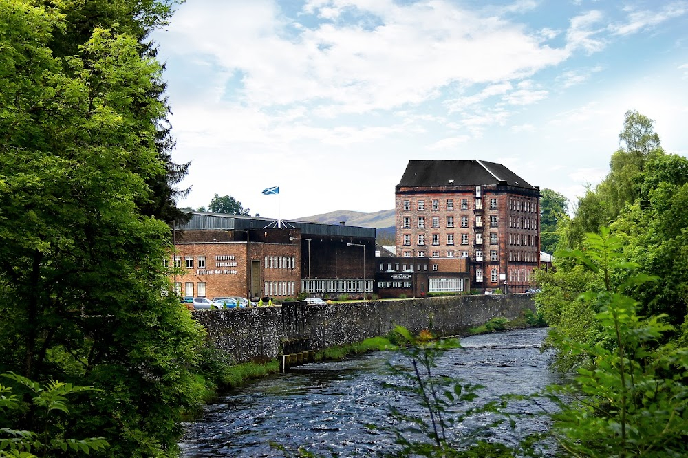 The Angels' Share : distillery visit, 32 min in the film the distillery name is visible on the casks