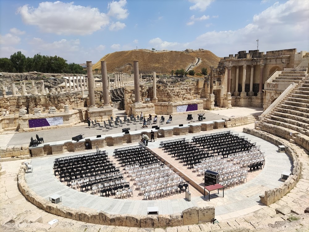 The Big Red One : cavalry charge at the El Djem Coliseum, Tunisia