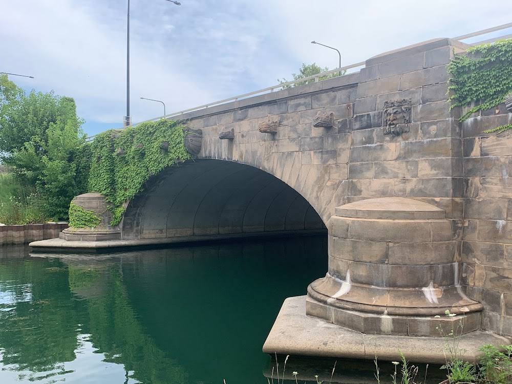 The Blues Brothers : Nazis made to dive off the bridge