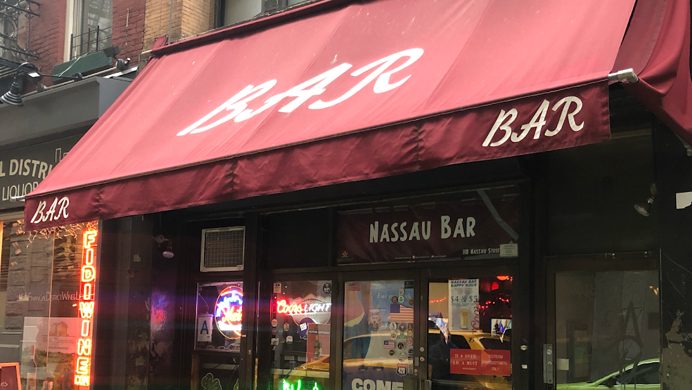 The Brave One : Bar Interior, after subway shooting