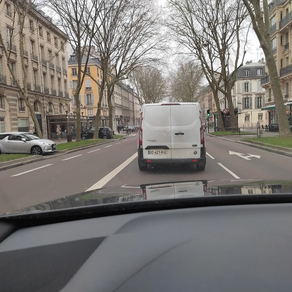 The Day of the Jackal : bank, as "Banque de Grenoble"