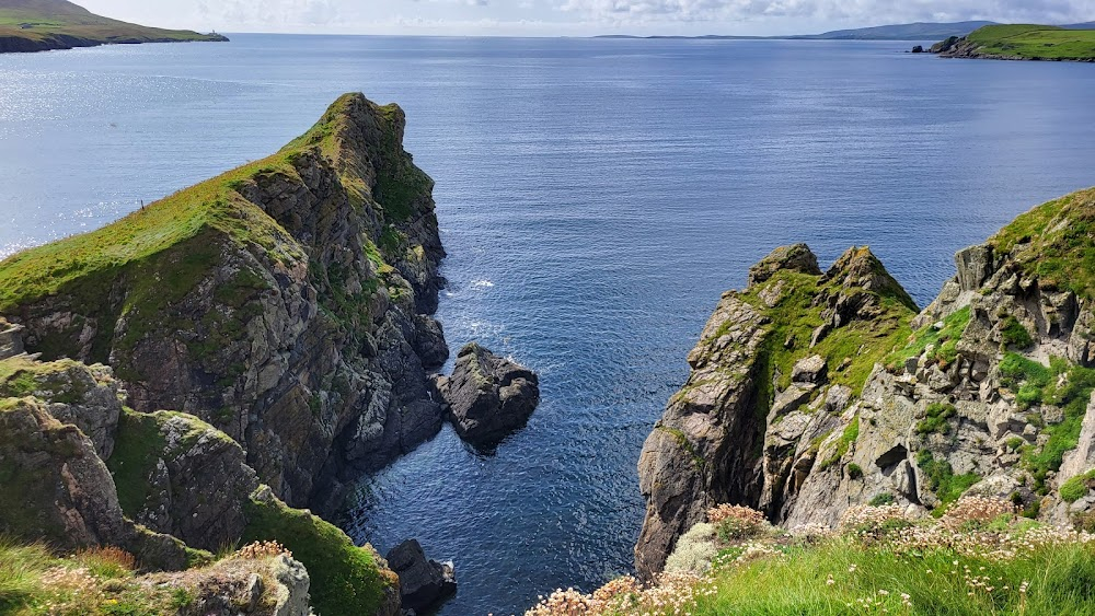 The Edge of the World : Small boat scenes & trawlers