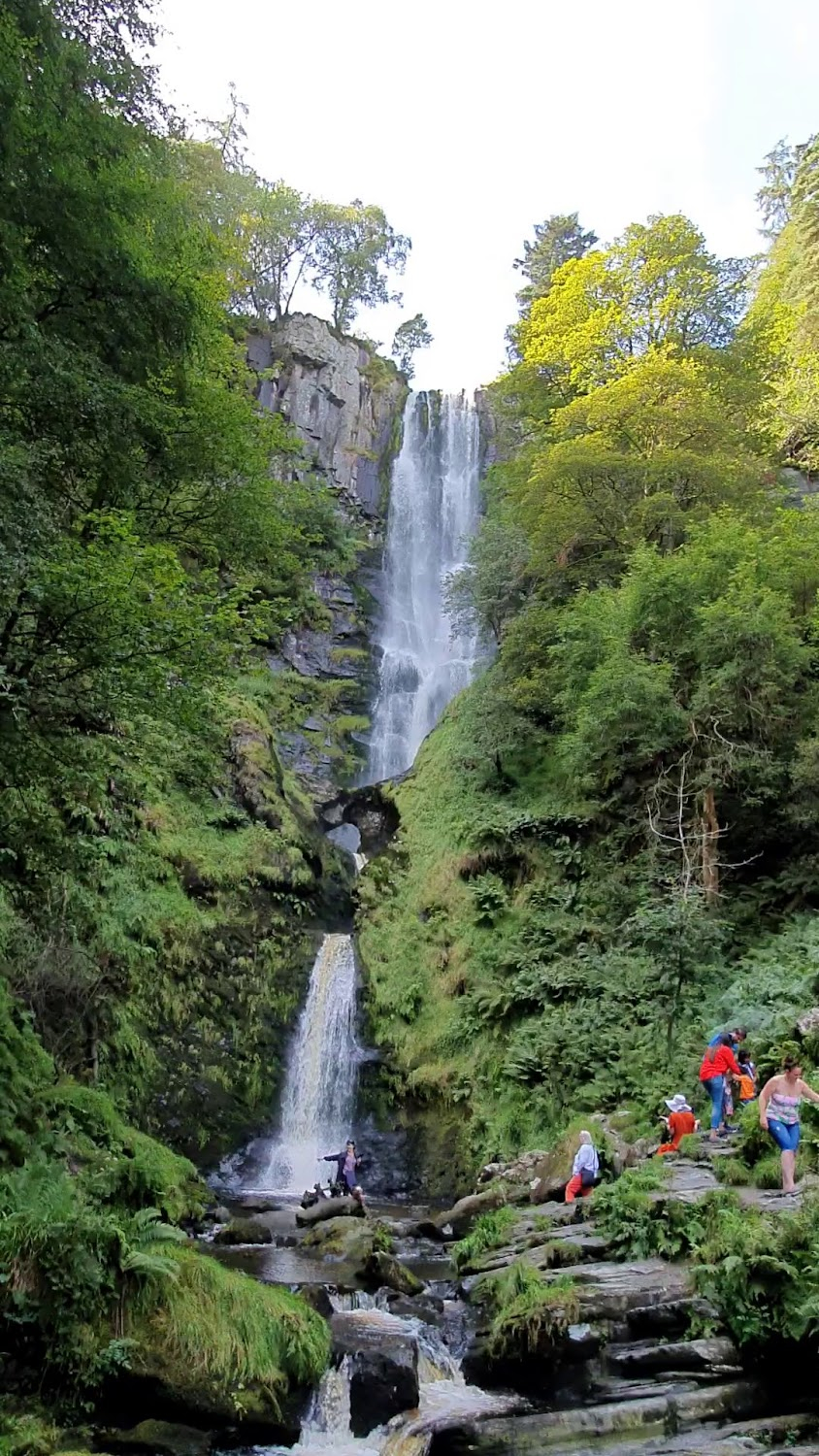 The Englishman Who Went Up a Hill But Came Down a Mountain : Ffynnon Garw