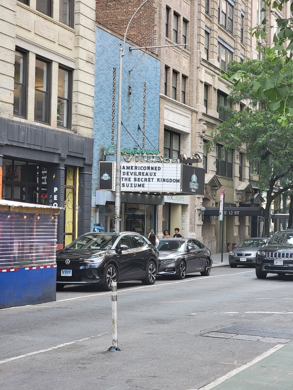 The Foxy Merkins : Exterior of movie theatre