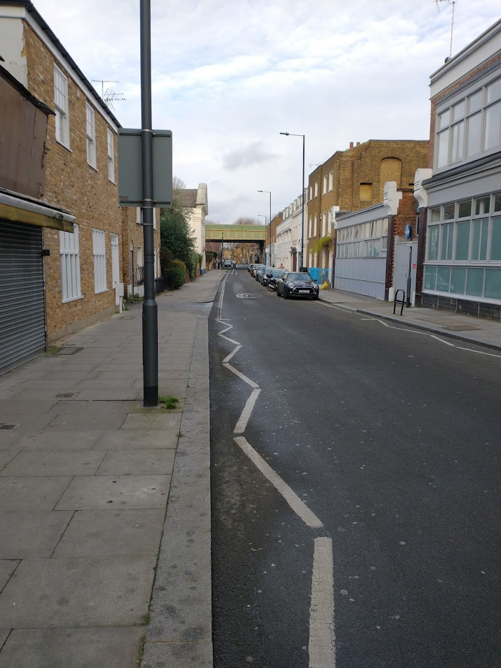 The Girl in the Picture : Evening Echo van enters from Glenthorne Rd