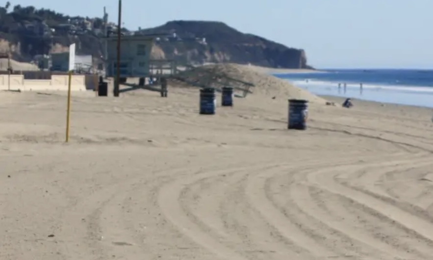 The Girl in the Red Velvet Swing : The beach sequence of the film was shot on location