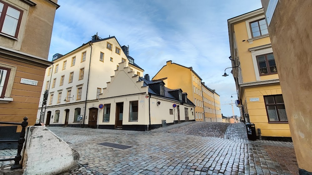 The Girl with the Dragon Tattoo : Salander's apartment at n. 66