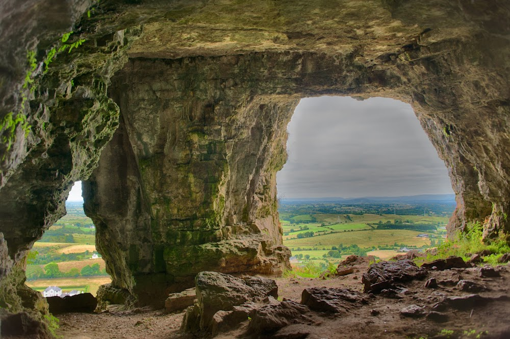 The Green Knight : caves