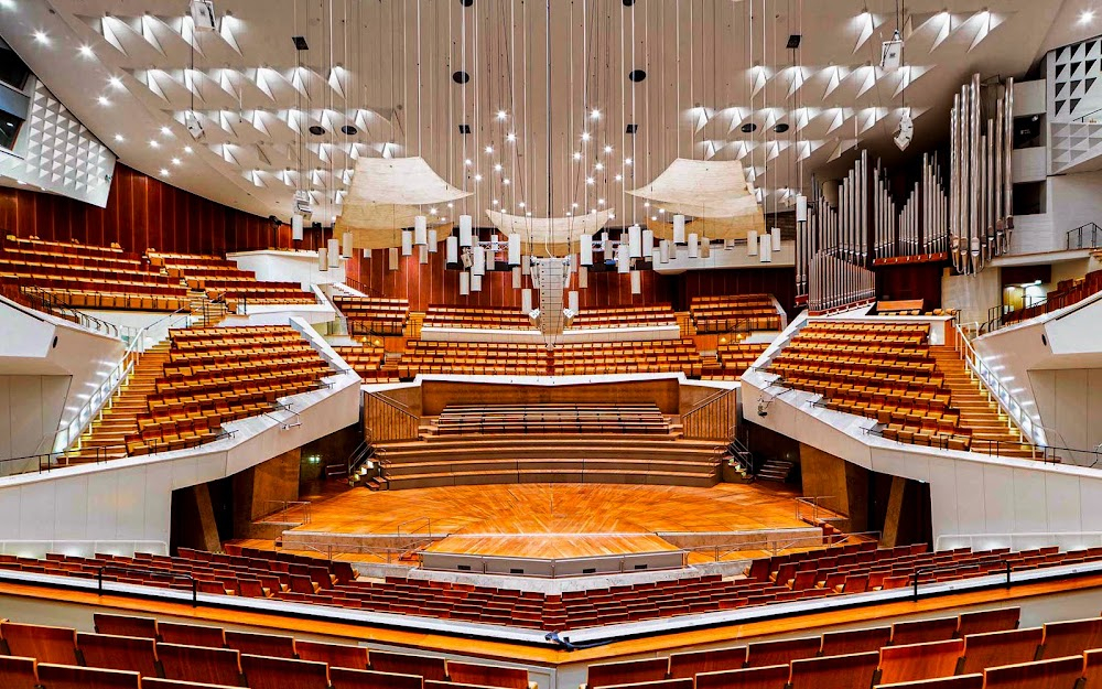 Cathedrals of Culture : segment "The Berlin Philharmonic"