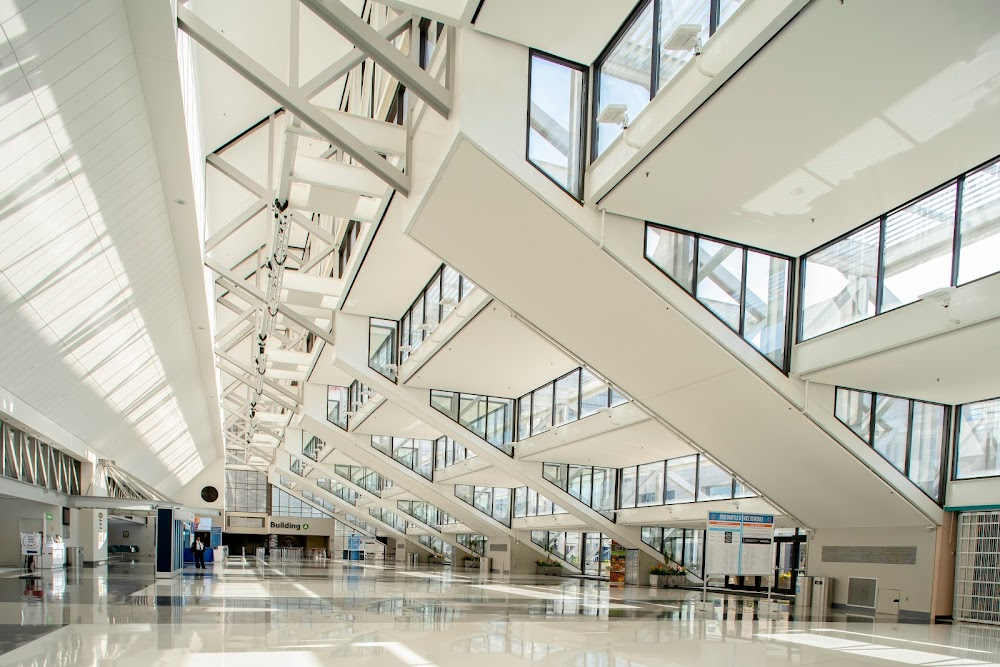 Vacation : Airport Sidewalk Scene